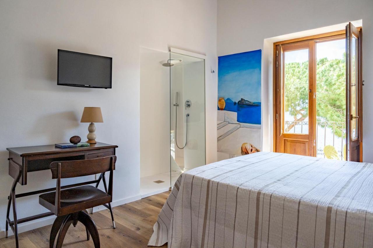Iancura - B&B Di Design A Salina Санта-Маріна-Саліна Екстер'єр фото